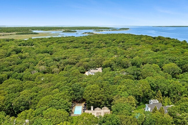 Building Photo - 12 Lantern Ln