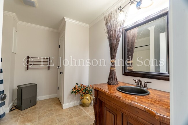 Building Photo - Luxury Living in Lewisville