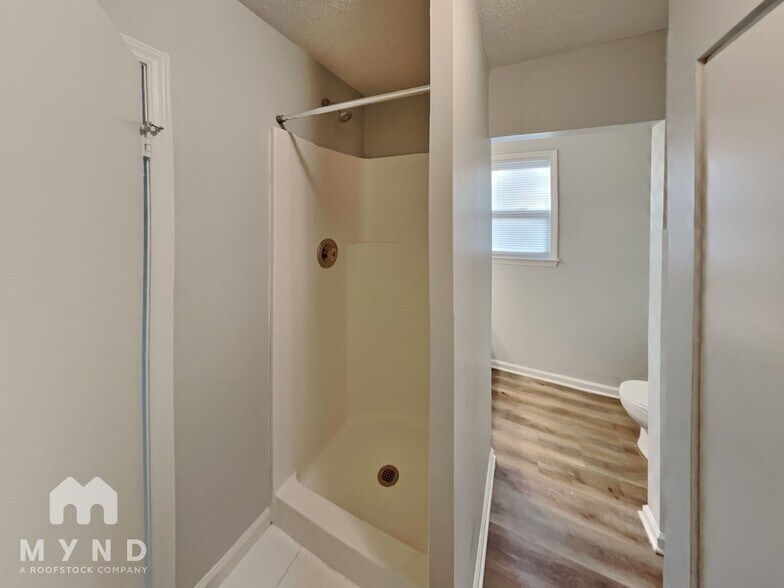 Building Photo - 211 Buckskin Dr