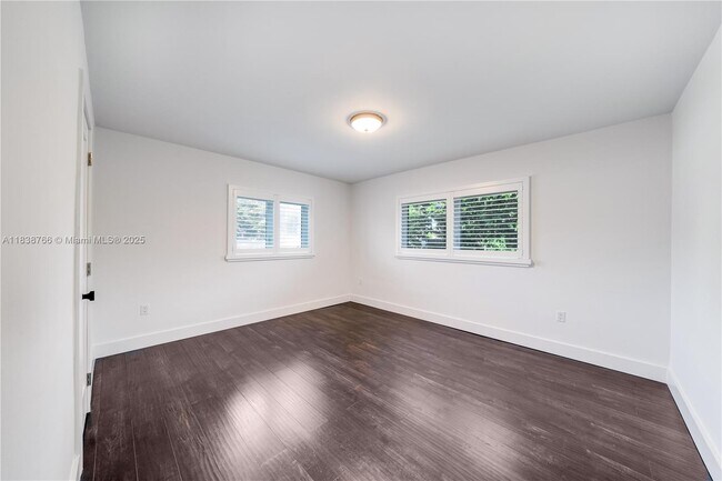 Building Photo - 6700 SW 49th Terrace