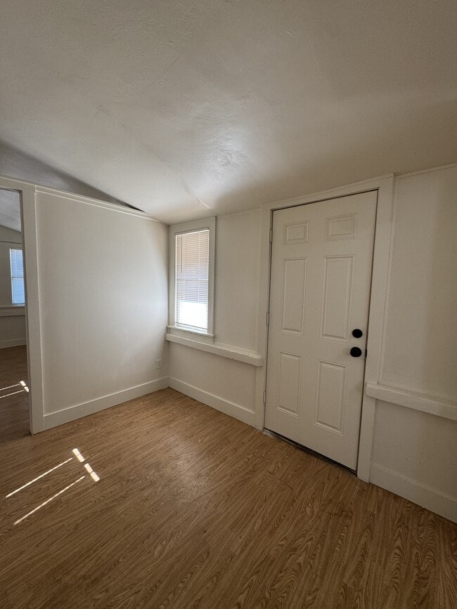 Building Photo - 1403 E Fillmore St