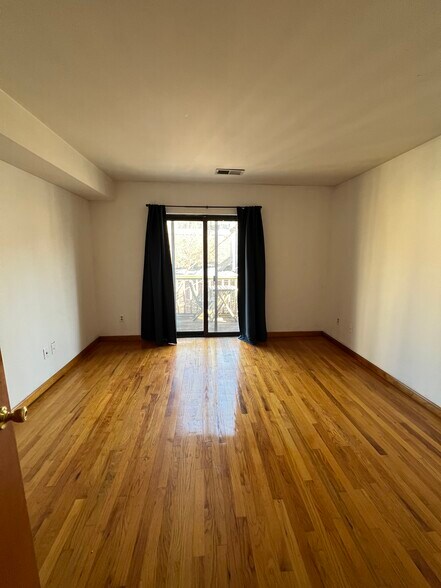 Building Photo - 625 S 19th St