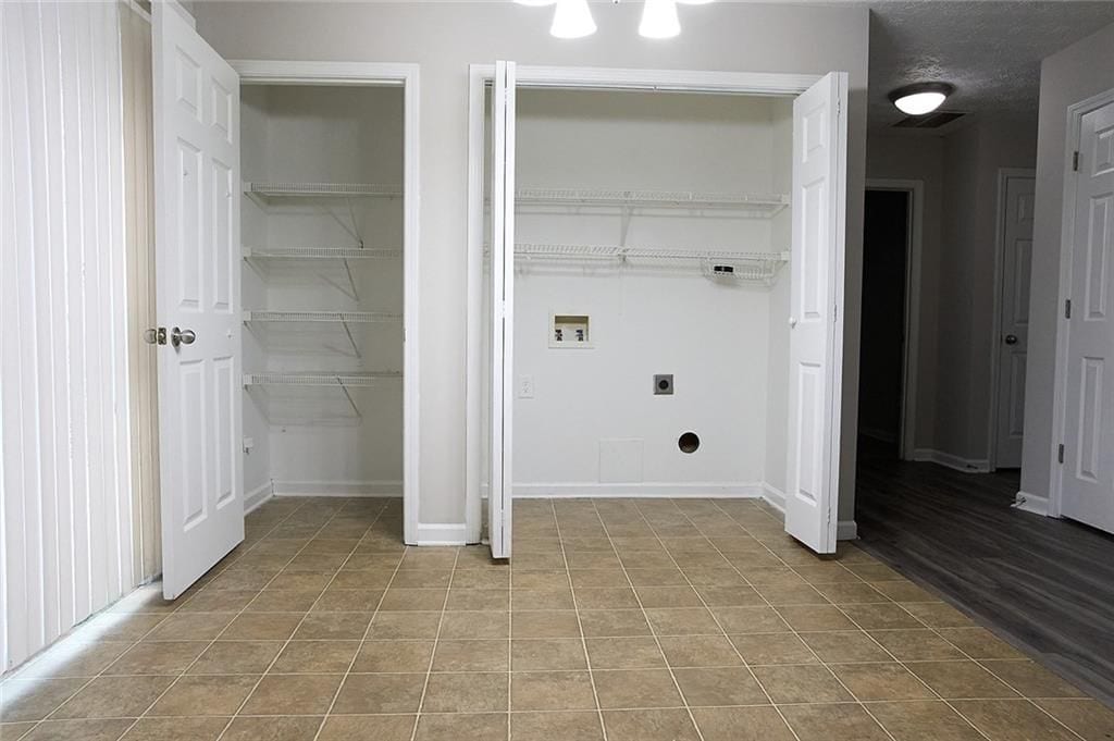 Building Photo - 130 Springbottom Dr SE