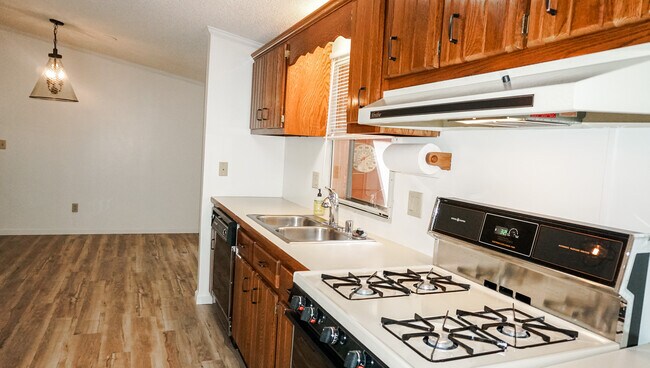 Building Photo - 7 Breakwater Dr