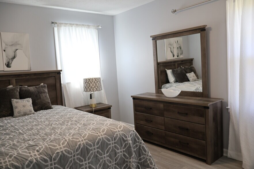 Building Photo - 3497 Castleton Hl