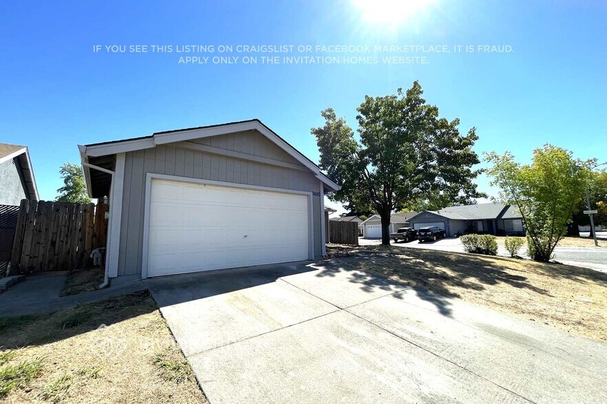 Building Photo - 8600 Luciano Ct