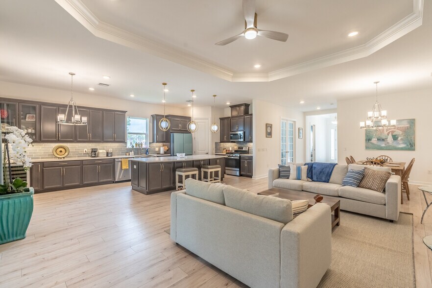 Living room - 15347 Turin Dr
