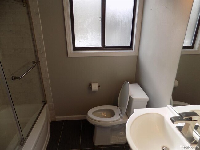 Building Photo - 25863 Woodward Ave