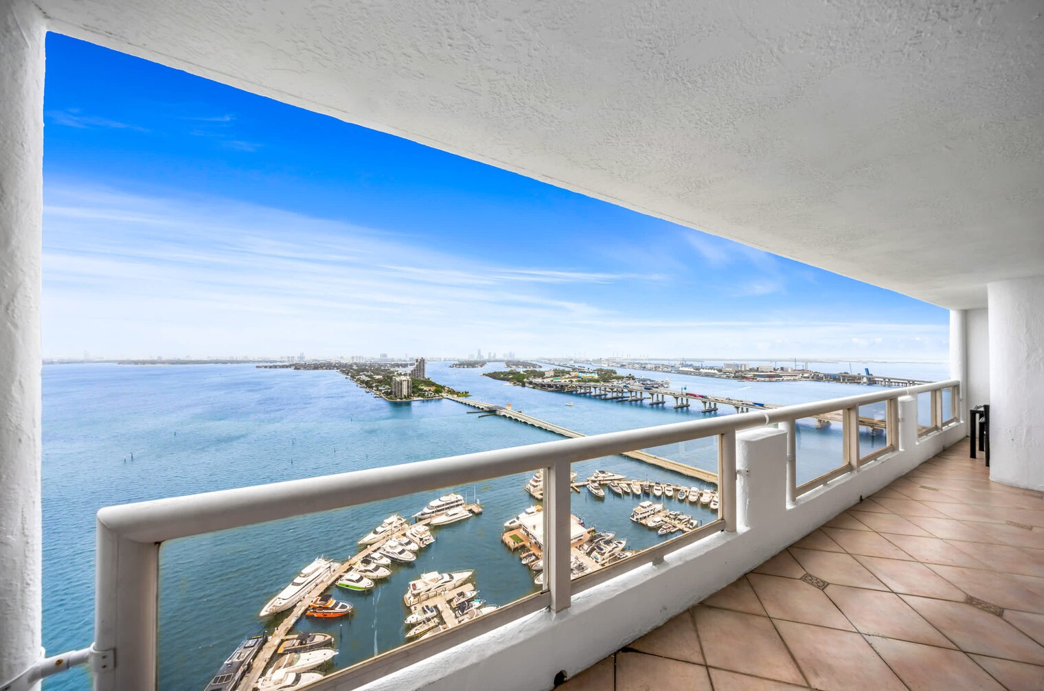 Building Photo - 1717 N Bayshore Dr