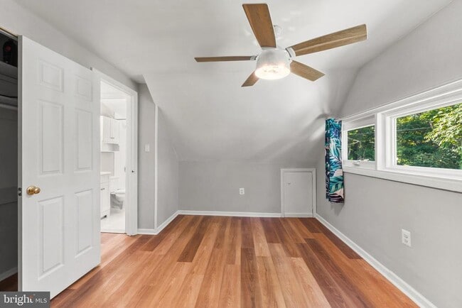 Building Photo - 10 N Meadow Dr