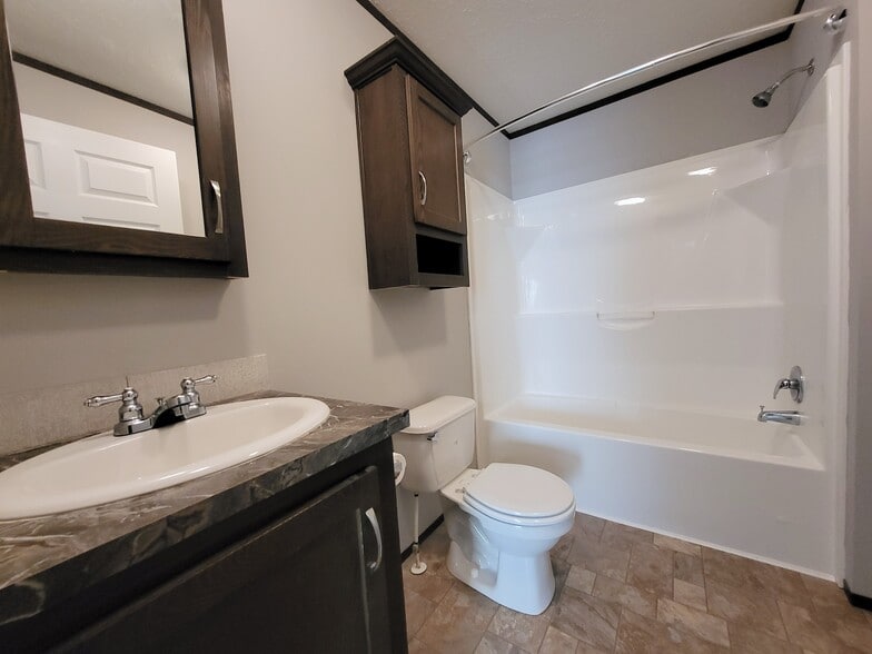 Building Photo - 151 Whippoorwill Ln