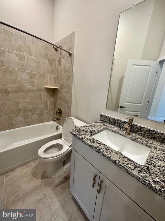 Building Photo - 2318 Woodlands Rd