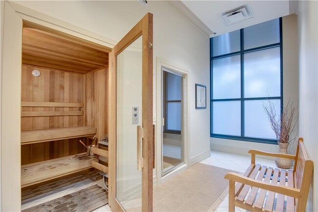 Building Photo - 3040 Peachtree Rd NW
