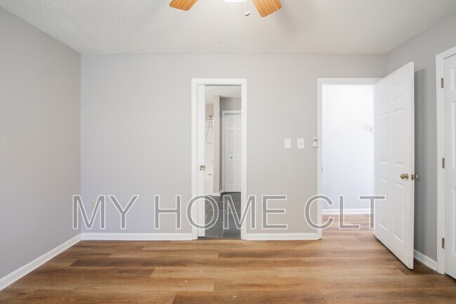 Building Photo - 8117 Tremaine Ct