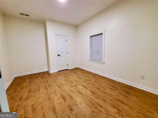 Building Photo - 1834 Walker St