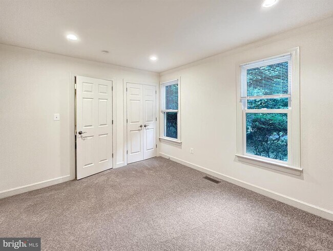 Building Photo - 5704 Captain Jones Ct