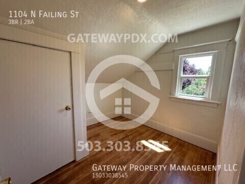Building Photo - 1104 N Failing St