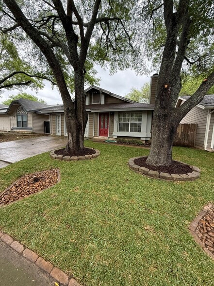 Building Photo - 3932 Chimney Springs Dr