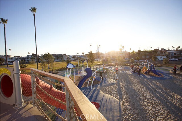 Building Photo - 1720 W Oceanfront