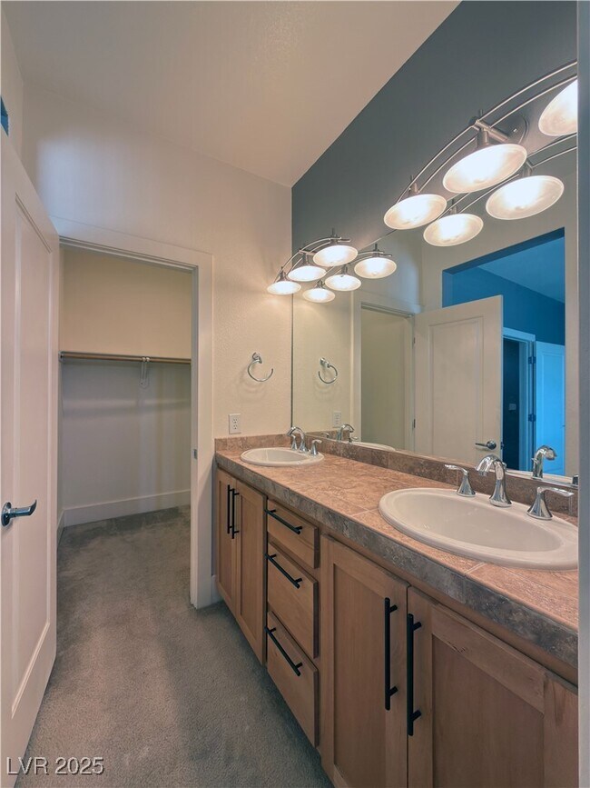 Building Photo - 9050 W Tropicana Ave