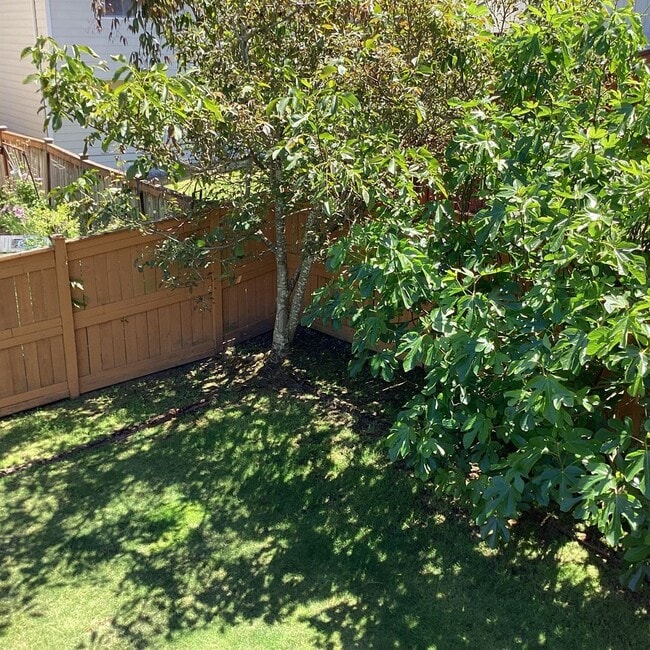 Building Photo - Updated 4 bedroom in The Desirable Merrill...