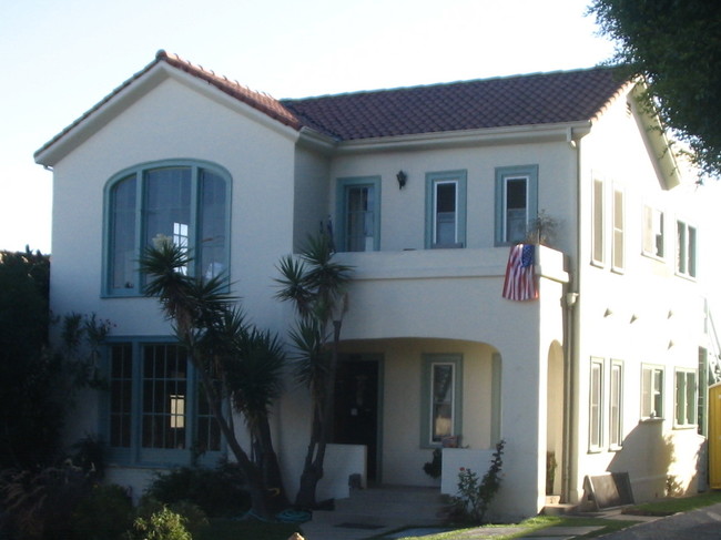 Primary Photo - 203 4th Ave