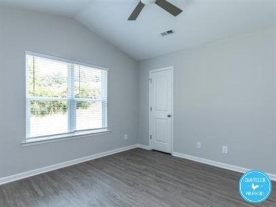 Building Photo - 1404 Ikes Pond Ln