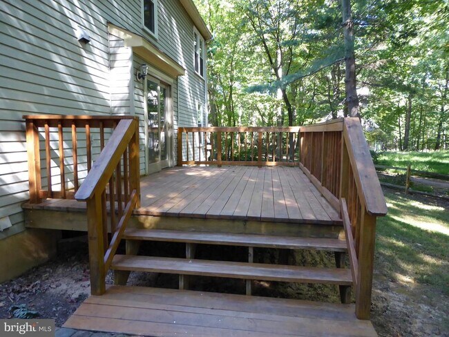 Building Photo - 11415 Jordan Ln