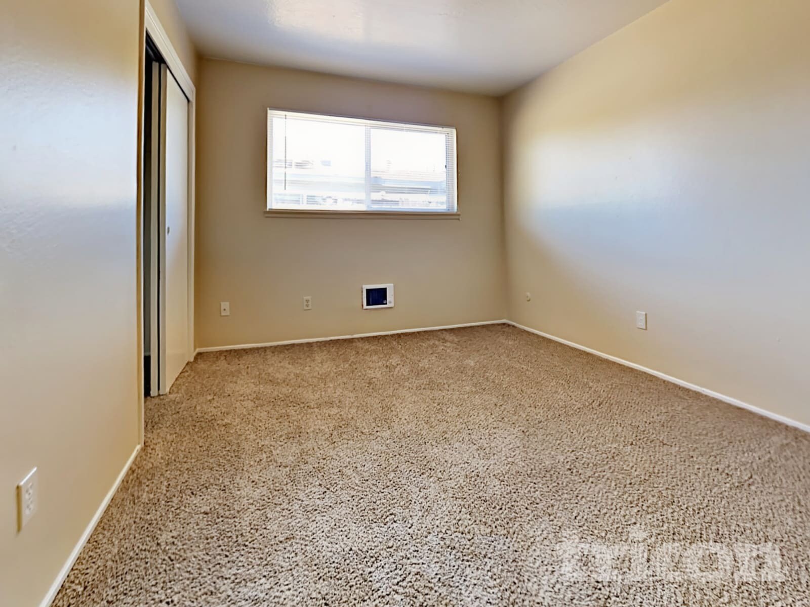 Building Photo - 10061 Lincoln Village Dr