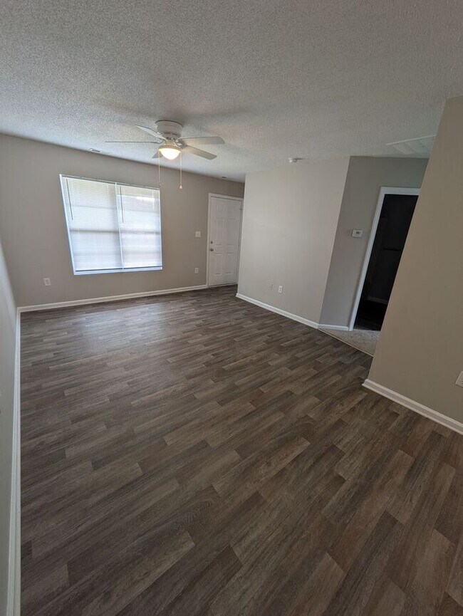 Building Photo - 2BD/1BA Unit at The Squires in Newton, NC