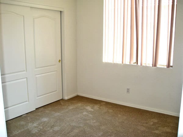 Building Photo - Great 3 bedroom, 2 bath home in great Glen...