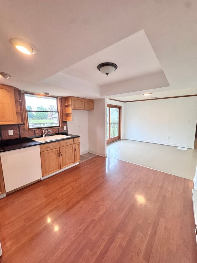 Building Photo - THREE BEDROOM RANCH HOME IN PARKLAND SCHOOL DISTRICT