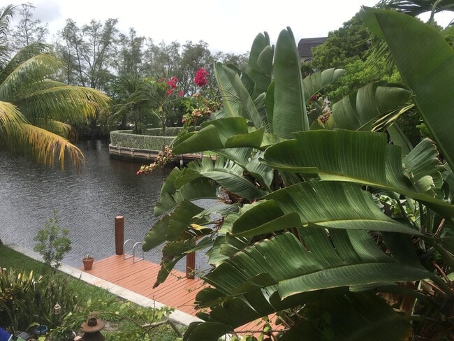 Building Photo - 5811 NE 14th Rd