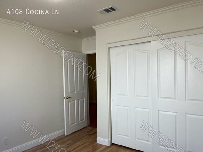 Building Photo - 4108 Cocina Ln