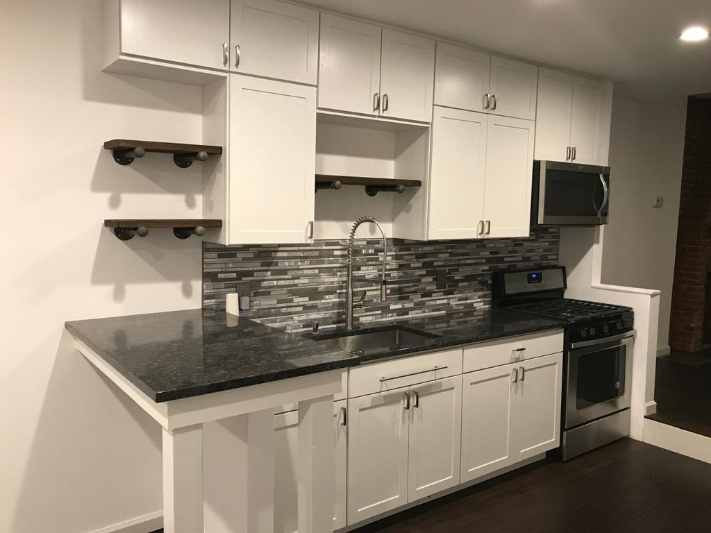 Building Photo - 1711 Latrobe St