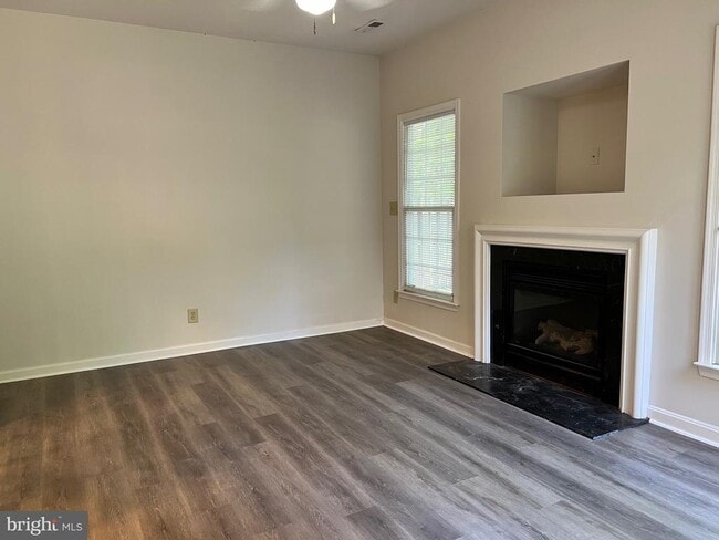Building Photo - 11307 Macon Dr