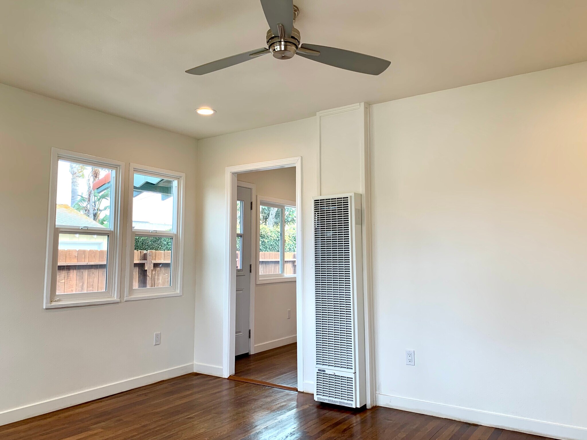 2218 (2216 opposite layout) - 2218 San Marcos St