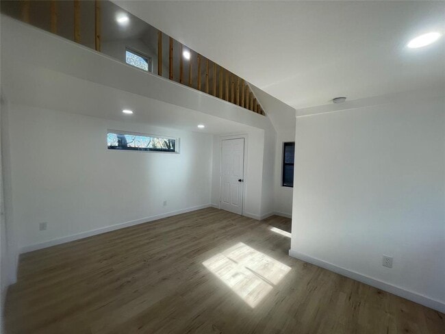 Building Photo - 1403 Newfield Ln