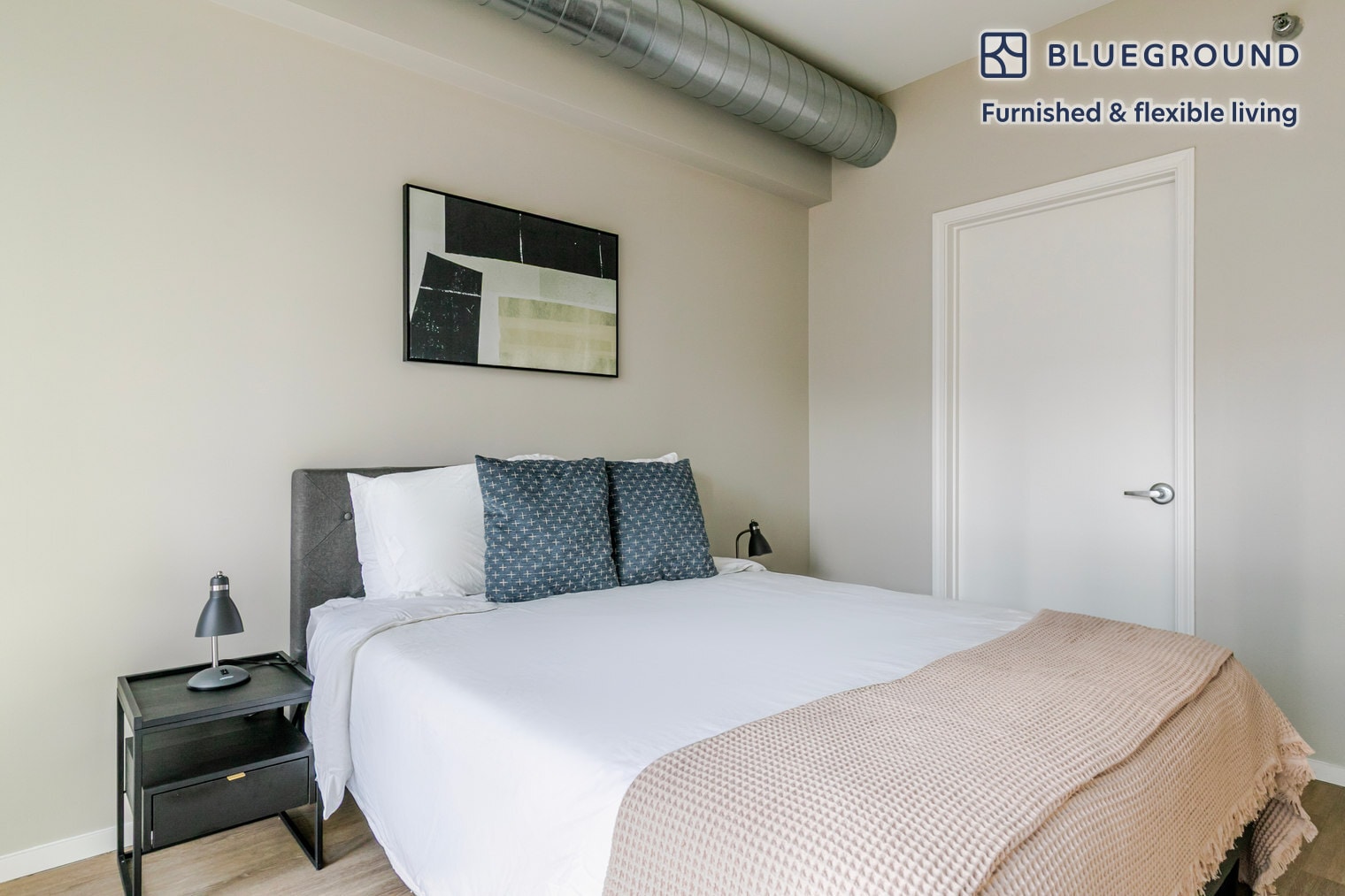 Building Photo - 211 W Scott St