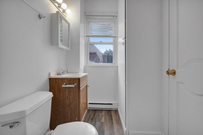 Building Photo - Spacious 5-Bed Renovated Home with Modern ...