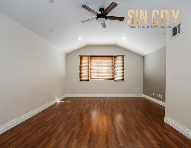 Building Photo - 4490 Zev Ct