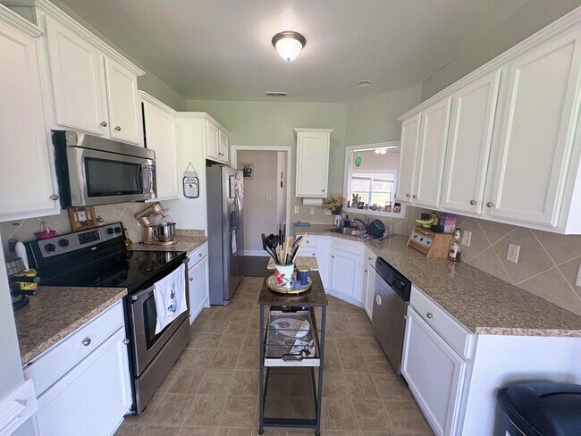 Building Photo - 174 Moonstone Ct