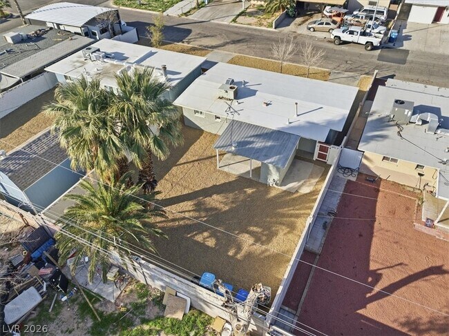 Building Photo - 608 Stanford St