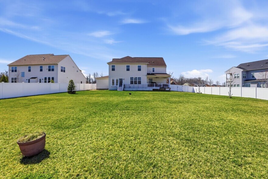 Building Photo - 6702 Savannah Dr
