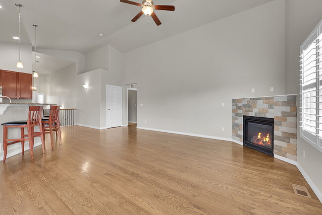 Building Photo - $3,150 - 5 Bed, 3 Bath Home in CO Springs ...