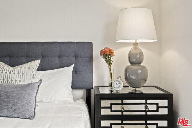 Building Photo - 1447 Stanford St