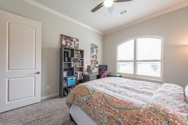 Building Photo - Sherwood Rental