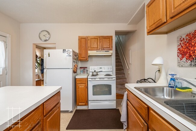 Building Photo - Available 11/3/2025