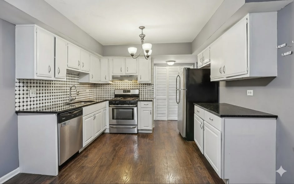 Building Photo - 1945 Hancock Dr