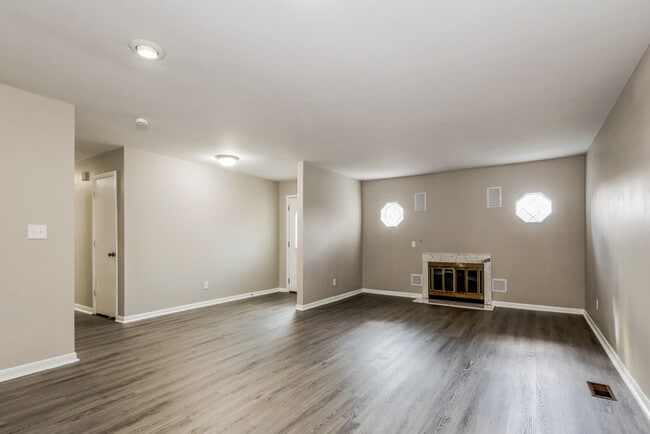 Building Photo - Stunning 3 Bedroom Home!